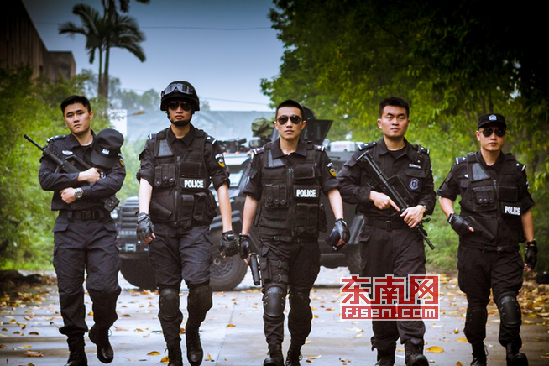漳州特警版《太陽的后裔》走紅　浪漫逼退宋仲基