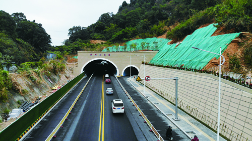 洪山橋項(xiàng)目妙峰山左線隧道通車
