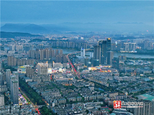 深學(xué)爭優(yōu) 敢為爭先 實(shí)干爭效丨專訪臺(tái)江區(qū)委書記梁棟
