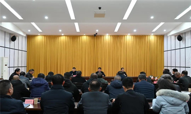 光榮退休,！“鮮花和祝福送給你們,！”