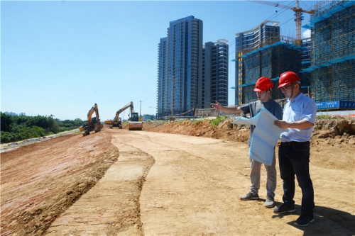 我縣多條道路建設(shè)“火力全開”