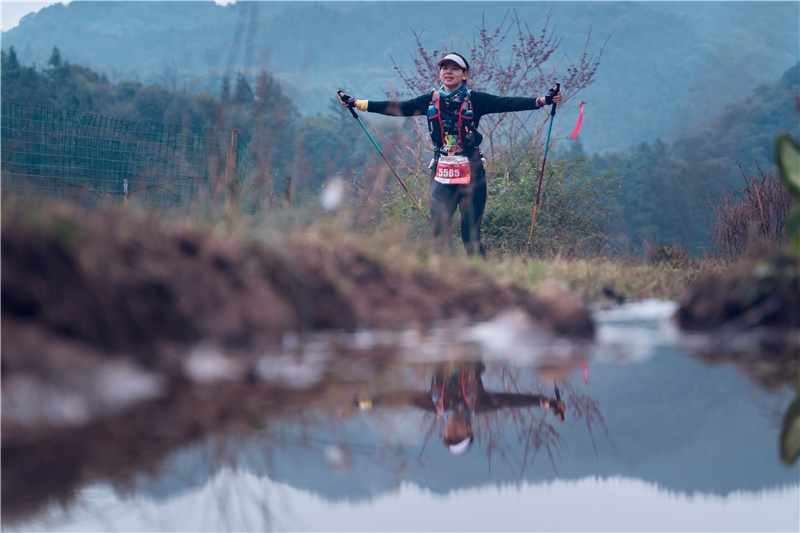 中國閩侯第七屆五虎山越野賽鳴槍開跑,，現(xiàn)場超燃,！