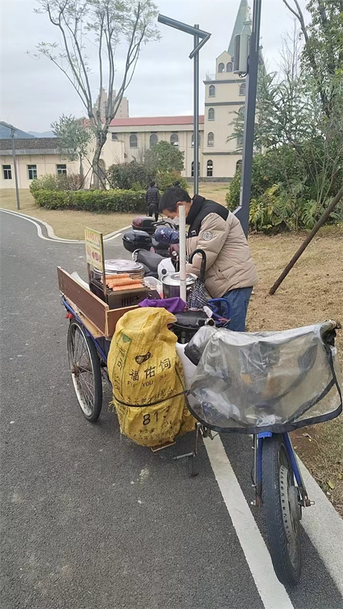 這些不文明旅游行為讓公園“花容失色”