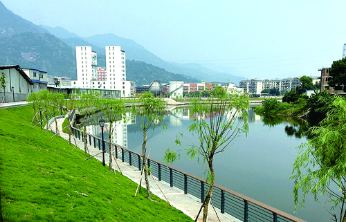 整治完工的溪源江馬保消防訓(xùn)練基地段河道暢通河水清澈。 (5).jpg