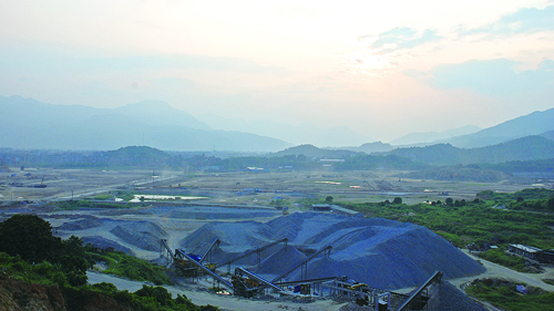 2008年9月9日,，閩侯經(jīng)濟(jì)技術(shù)開發(fā)區(qū)二期建設(shè)工地。 陳宗興 攝.jpg