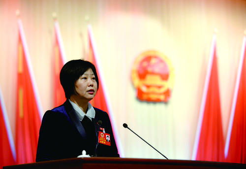 縣長林穎向大會(huì)作報(bào)告,。 (5)_副本.jpg